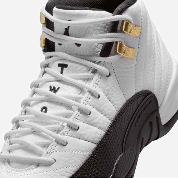 Like New Jordan Retro 12 (GS) Basketball Sneakers - Picture 5 of 6